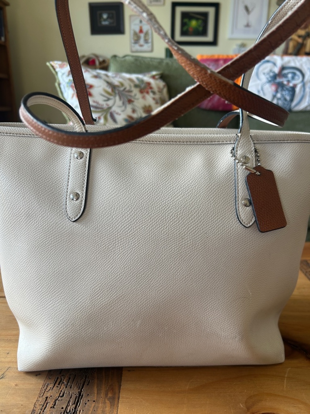 Coach Cream Tote with Snoopy and Heart Detail - Picture 4 of 16